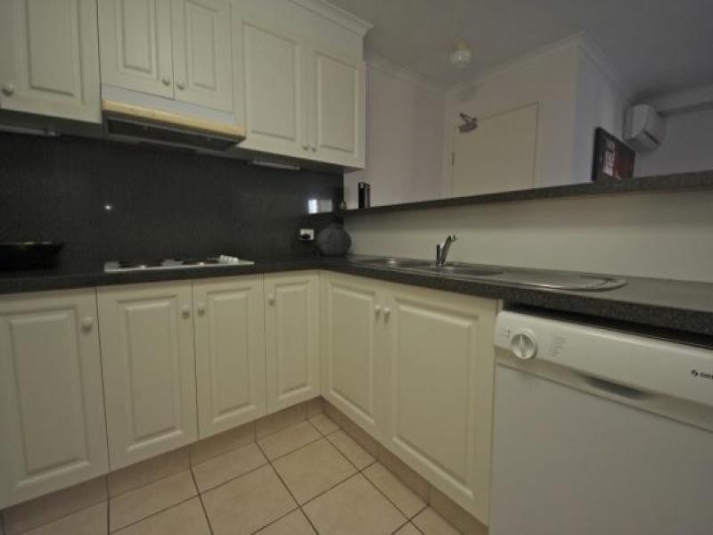 2/12 Britannia, Broadbeach QLD 4218