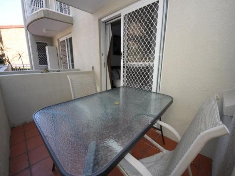 2/12 Britannia, Broadbeach QLD 4218