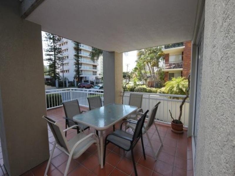 2/12 Britannia, Broadbeach QLD 4218