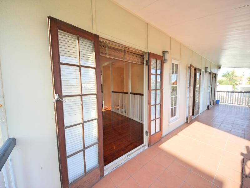 31 Francis Street, Mermaid Beach QLD 4218