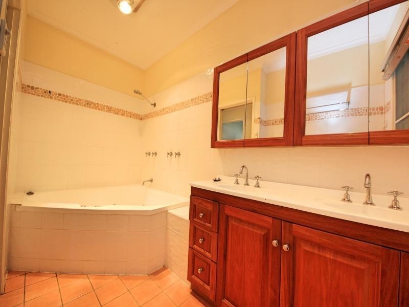 31 Francis Street, Mermaid Beach QLD 4218