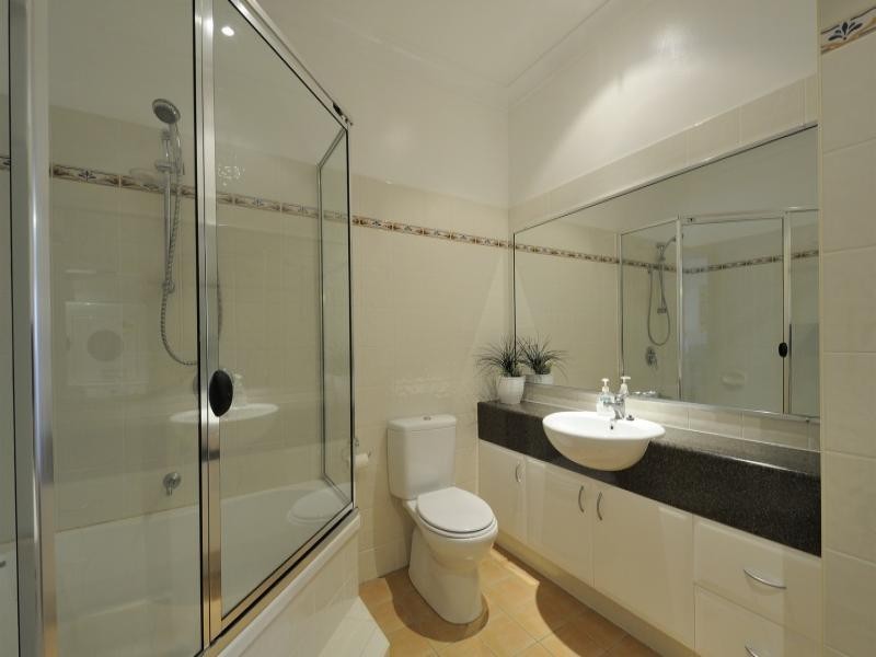 37 Sunbrite Ave, Mermaid Beach QLD 4218