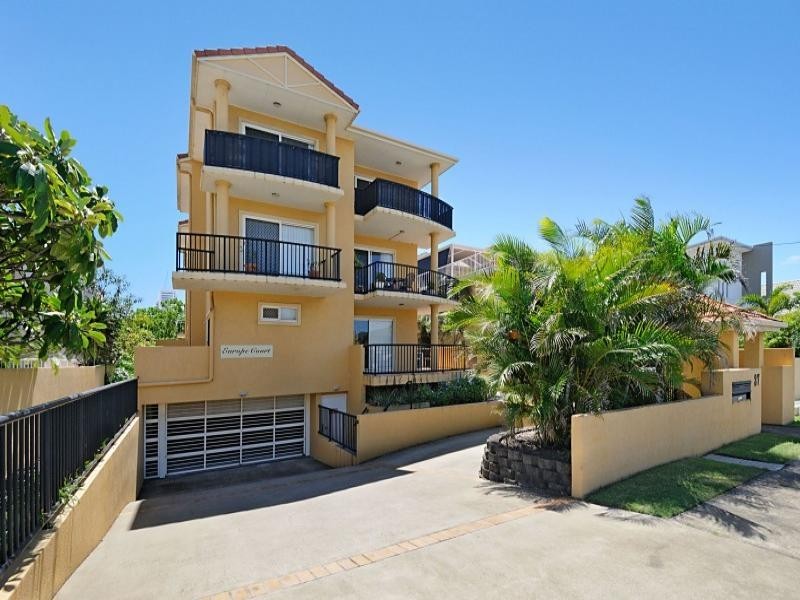 37 Sunbrite Ave, Mermaid Beach QLD 4218