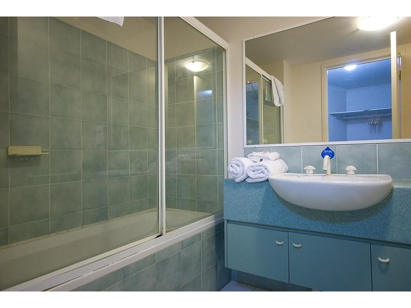 10 Alexandra Avenue, Broadbeach QLD 4218