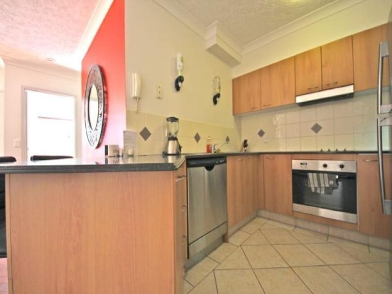 3/3 Sunset Blvd, Surfers Paradise QLD 4217