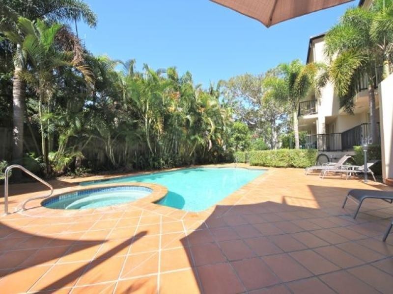 3/3 Sunset Blvd, Surfers Paradise QLD 4217