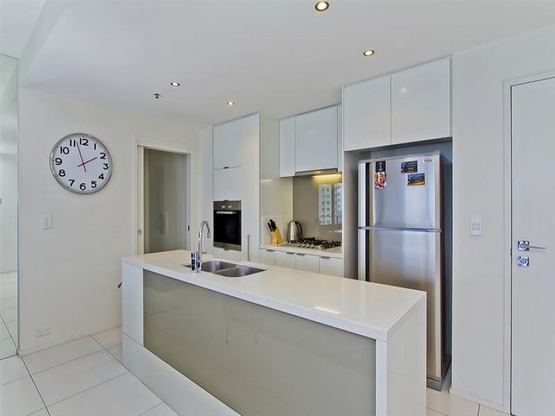 14 George ave, Broadbeach QLD 4218