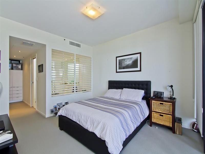 14 George ave, Broadbeach QLD 4218