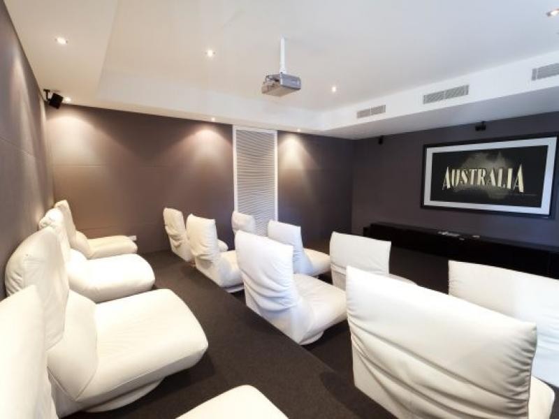 14 George ave, Broadbeach QLD 4218