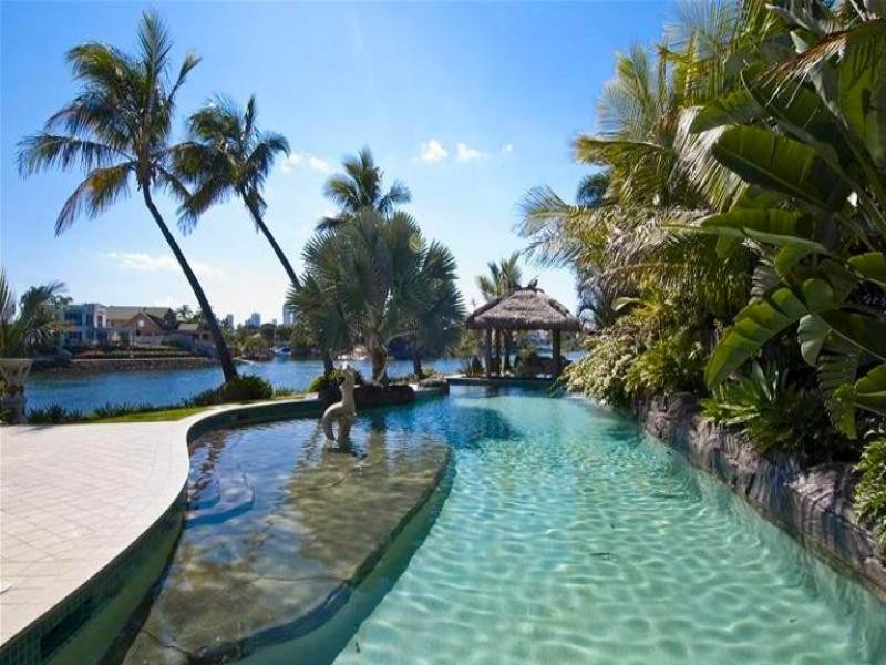 171 Monaco St, Broadbeach Waters QLD 4218