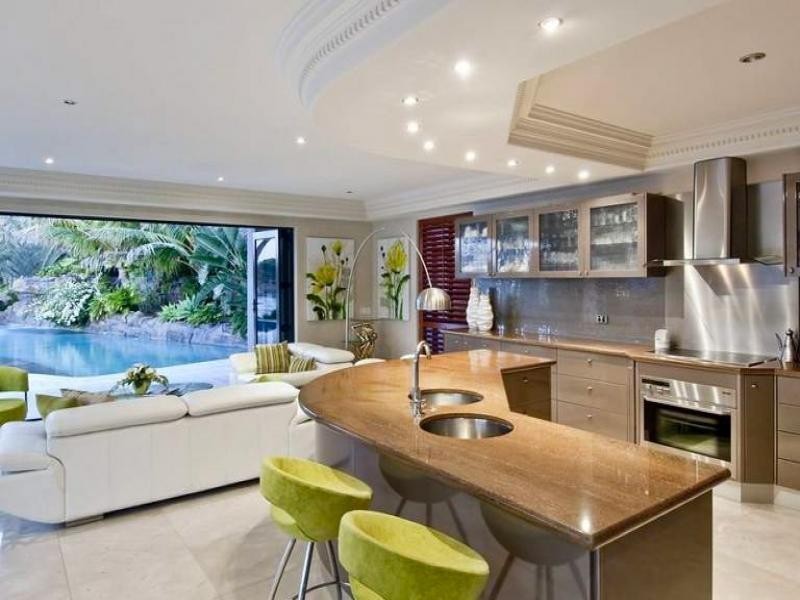 171 Monaco St, Broadbeach Waters QLD 4218