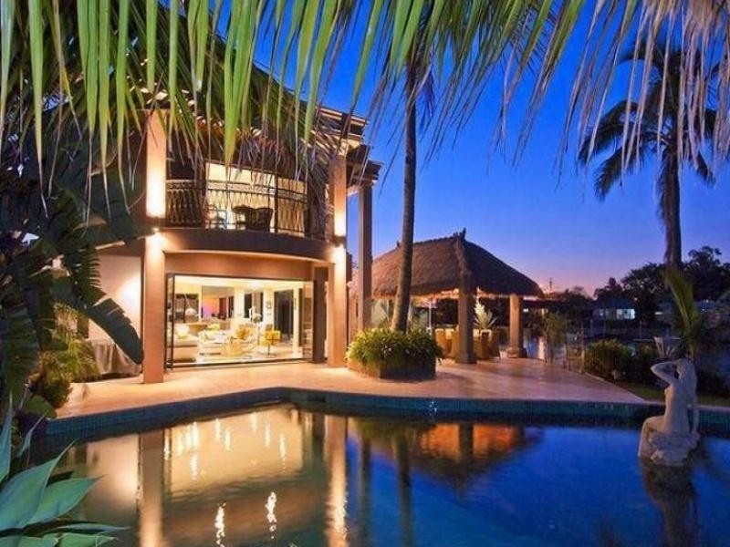 171 Monaco St, Broadbeach Waters QLD 4218