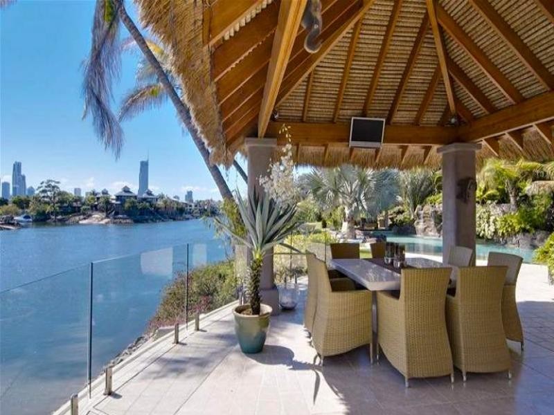 171 Monaco St, Broadbeach Waters QLD 4218