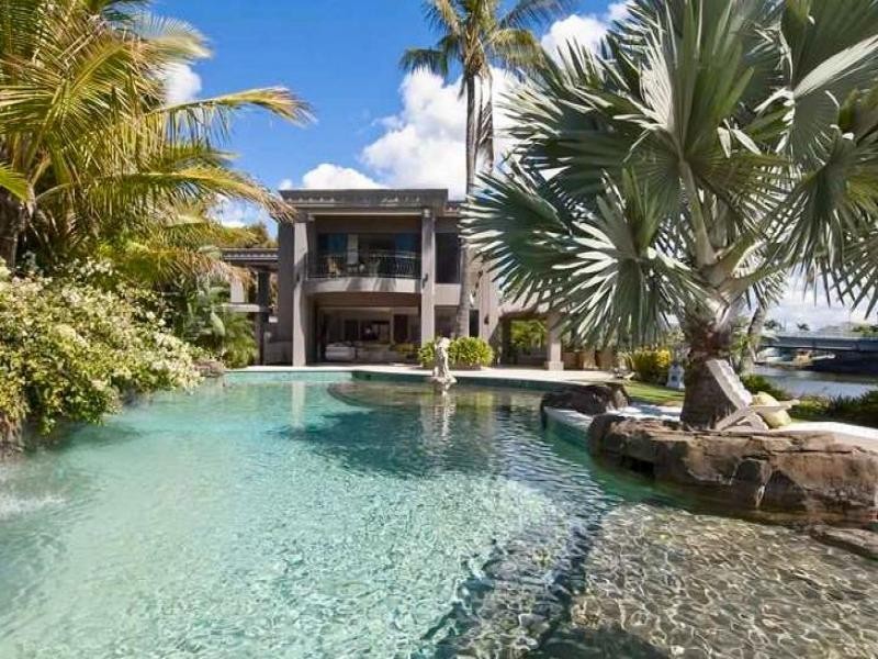 171 Monaco St, Broadbeach Waters QLD 4218