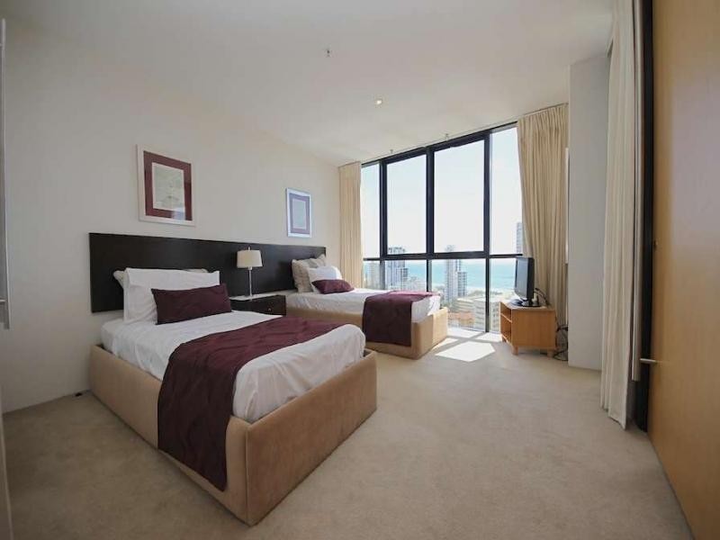 13/17 Albert Avenue, Broadbeach QLD 4218