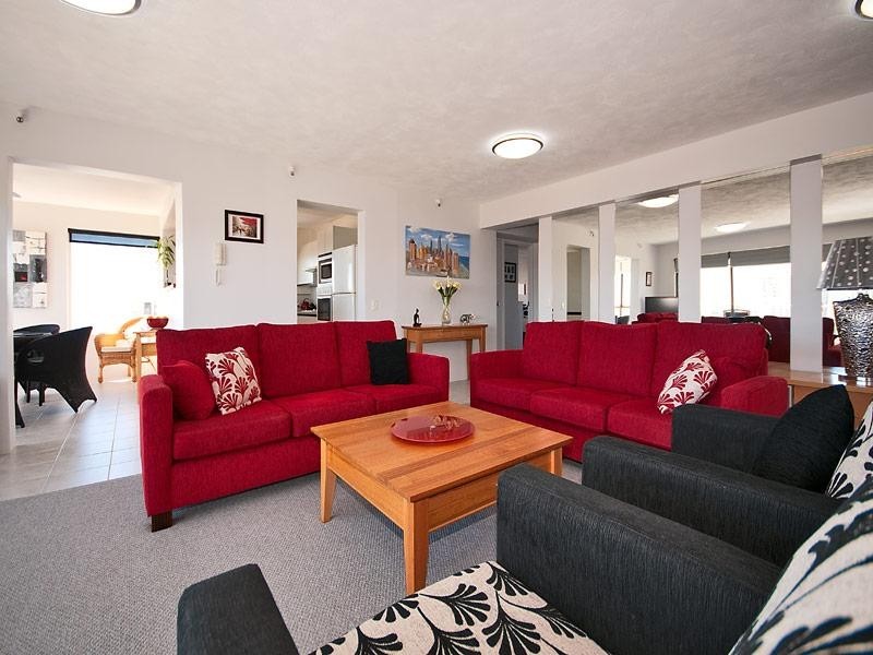 21/7 Britannia Avenue, Broadbeach QLD 4218