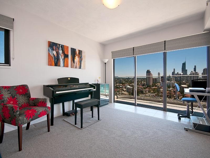 21/7 Britannia Avenue, Broadbeach QLD 4218