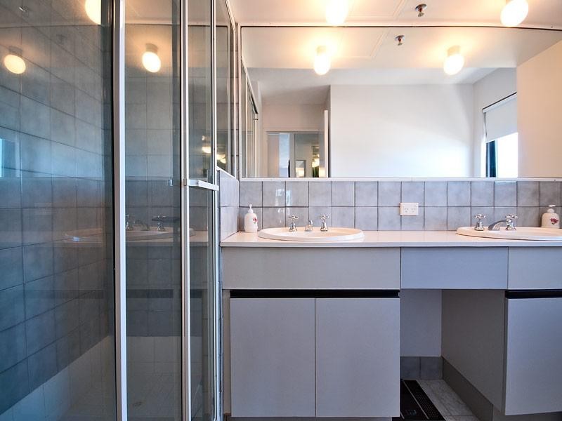 21/7 Britannia Avenue, Broadbeach QLD 4218