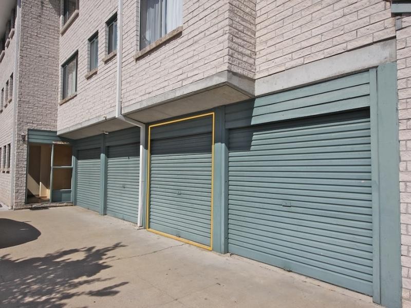 2/5 Rosewood Avenue, Broadbeach QLD 4218