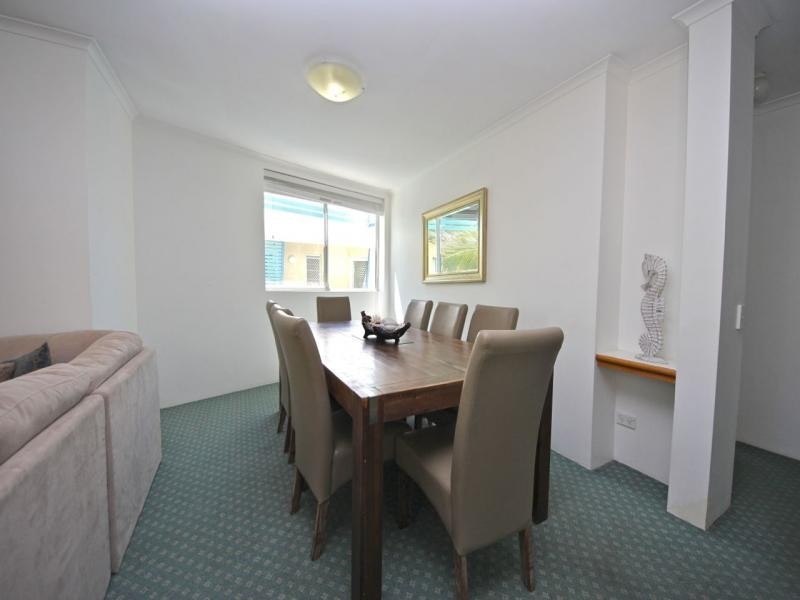111/10 Alexandra Avenue, Broadbeach QLD 4218