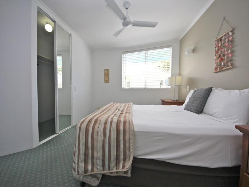 111/10 Alexandra Avenue, Broadbeach QLD 4218