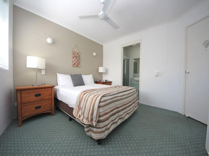 111/10 Alexandra Avenue, Broadbeach QLD 4218