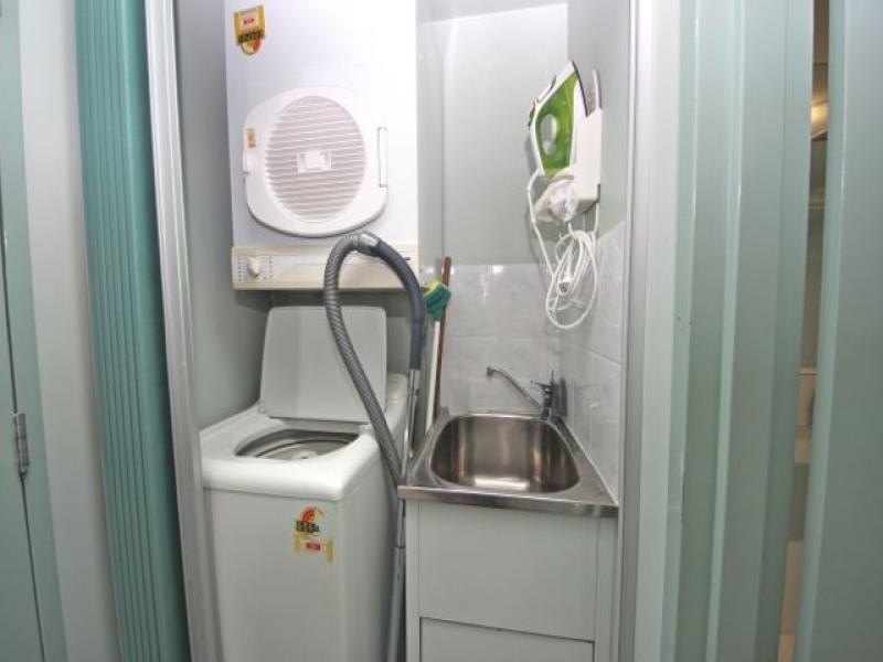 32 Surf Parade, Broadbeach QLD 4218