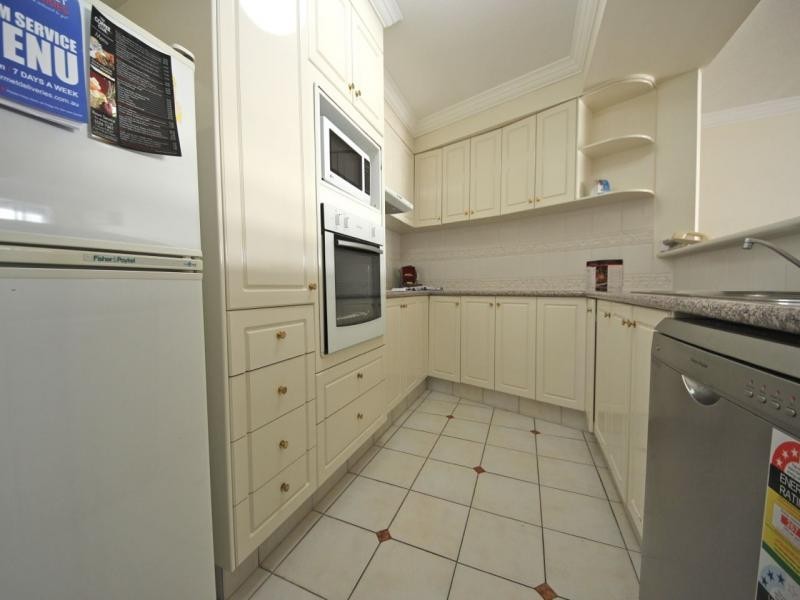 1089/90 surf Parade, Broadbeach QLD 4218