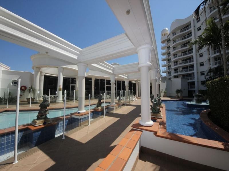 1089/90 surf Parade, Broadbeach QLD 4218