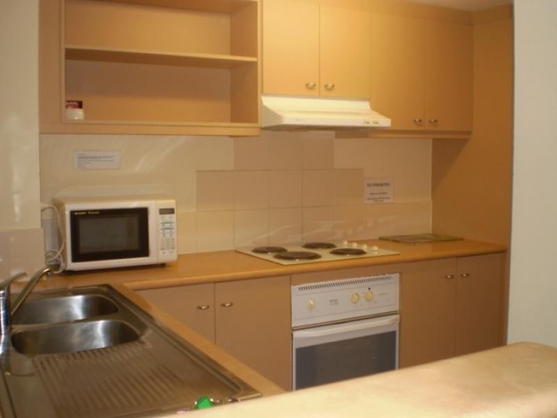 215 Cottesloe Drive, Mermaid Waters QLD 4218