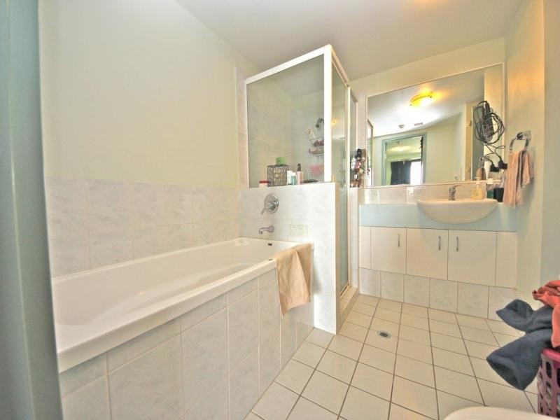 808/30 Surf Parade, Broadbeach QLD 4218