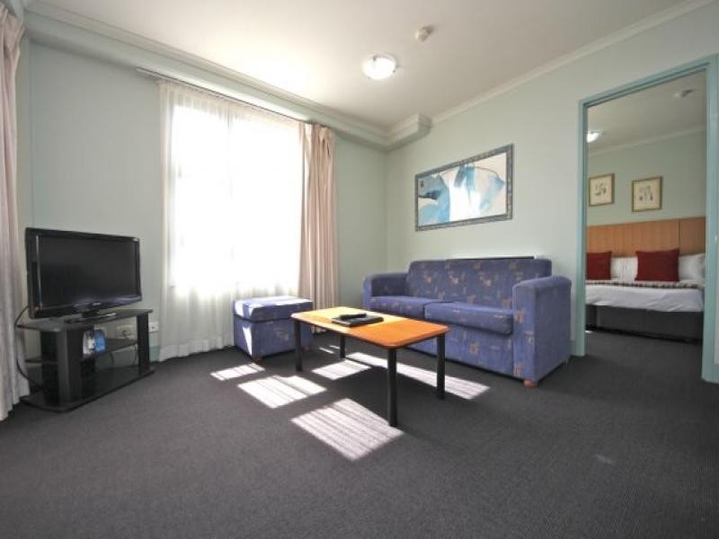 32/30 Surf Parade, Broadbeach QLD 4218