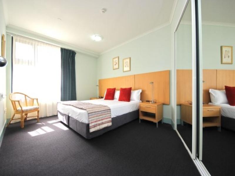 32/30 Surf Parade, Broadbeach QLD 4218