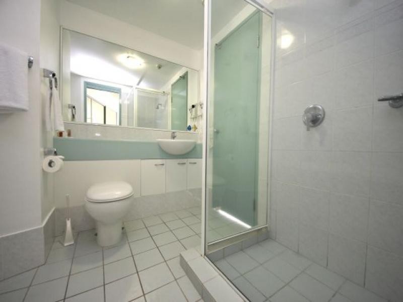 32/30 Surf Parade, Broadbeach QLD 4218