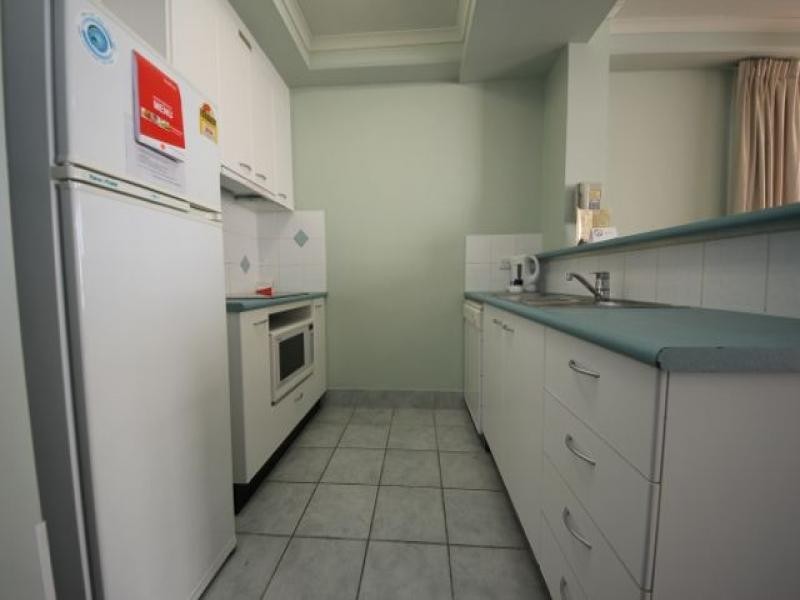 32/30 Surf Parade, Broadbeach QLD 4218