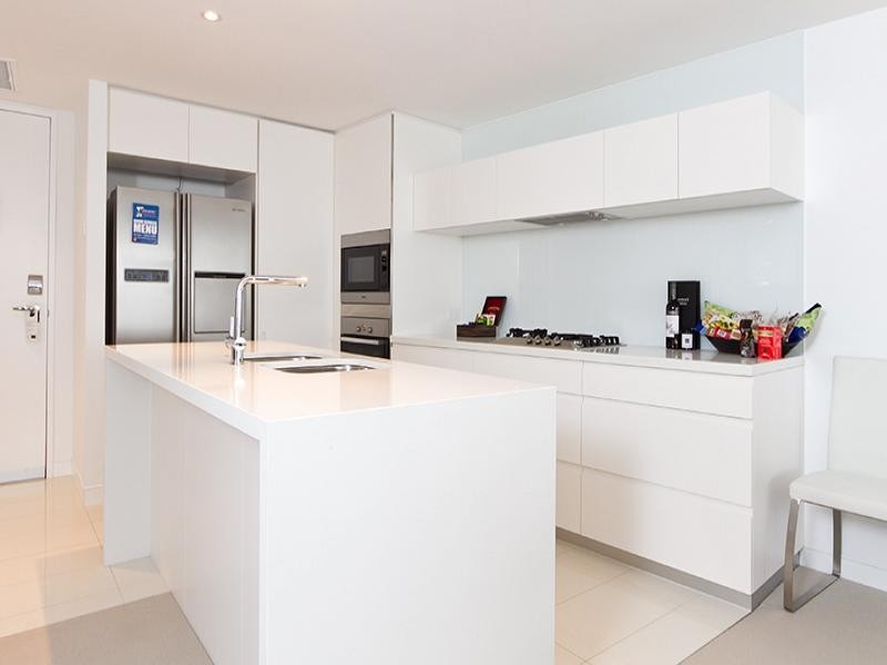 72/4 Charles Avenue, Broadbeach QLD 4218