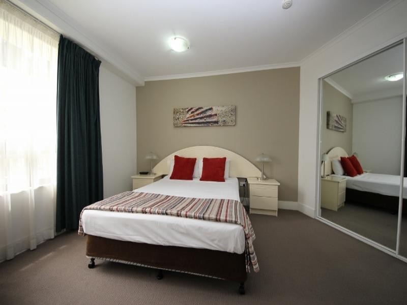 11/30 Surf Parade, Broadbeach QLD 4218