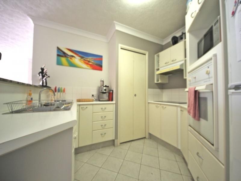 7 Redondo Avenue, Miami QLD 4220