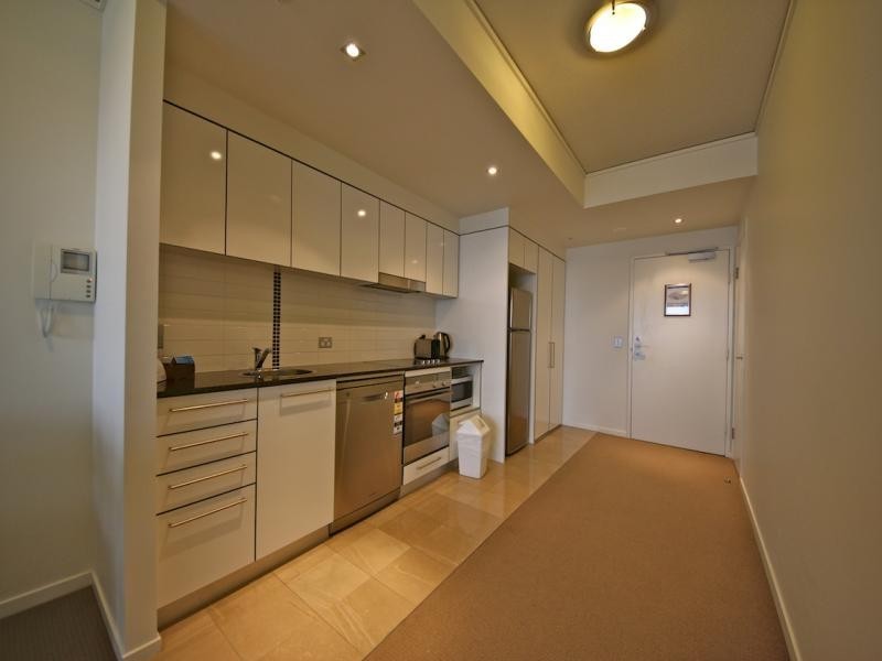 2009/22 Surf Parade, Broadbeach QLD 4218