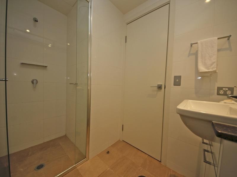 2009/22 Surf Parade, Broadbeach QLD 4218