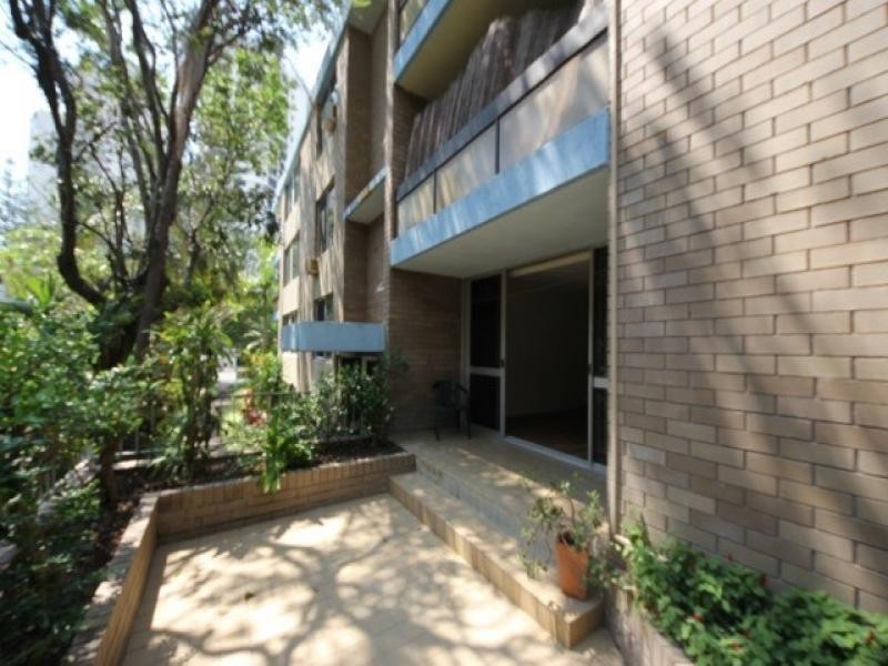 186 Surf Pde, Broadbeach QLD 4218