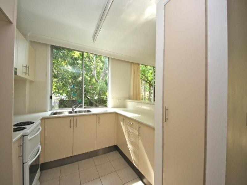 186 Surf Pde, Broadbeach QLD 4218