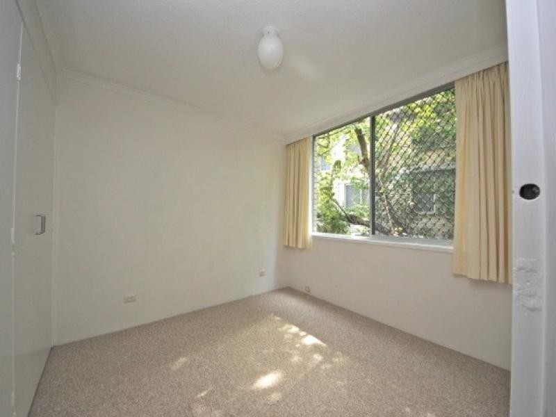 186 Surf Pde, Broadbeach QLD 4218