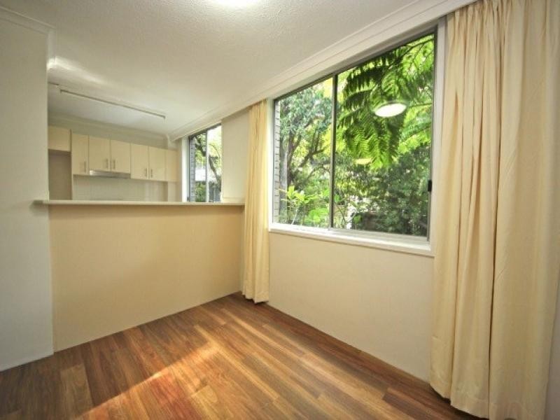 186 Surf Pde, Broadbeach QLD 4218
