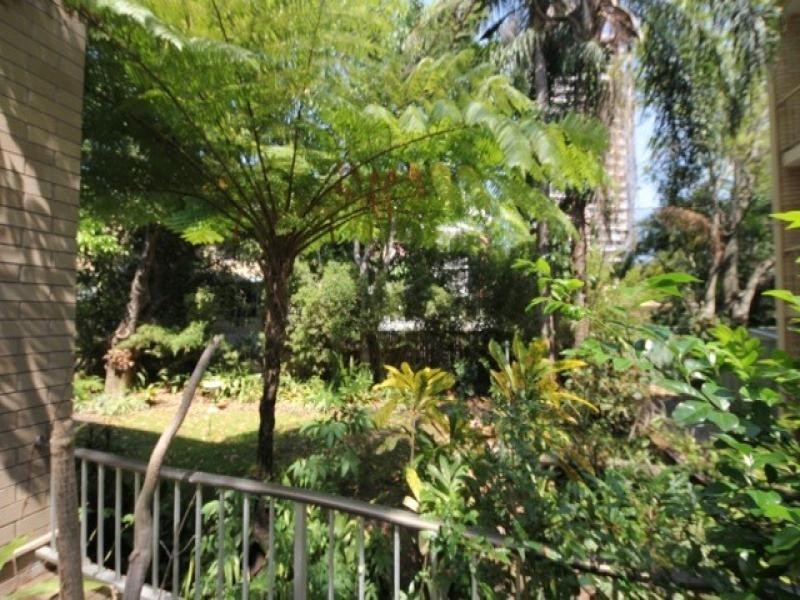 186 Surf Pde, Broadbeach QLD 4218