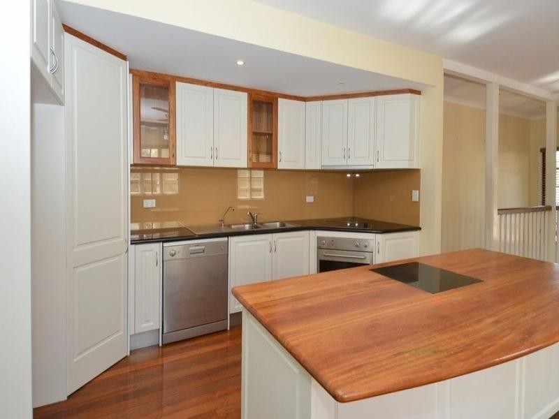 31 Francis Street, Mermaid Beach QLD 4218