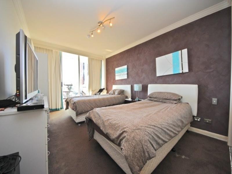 PENTHOUSE/24 – 26 PHOENICIAN PENTHOUSE, Queensland Avenue, Broadbeach QLD 4218