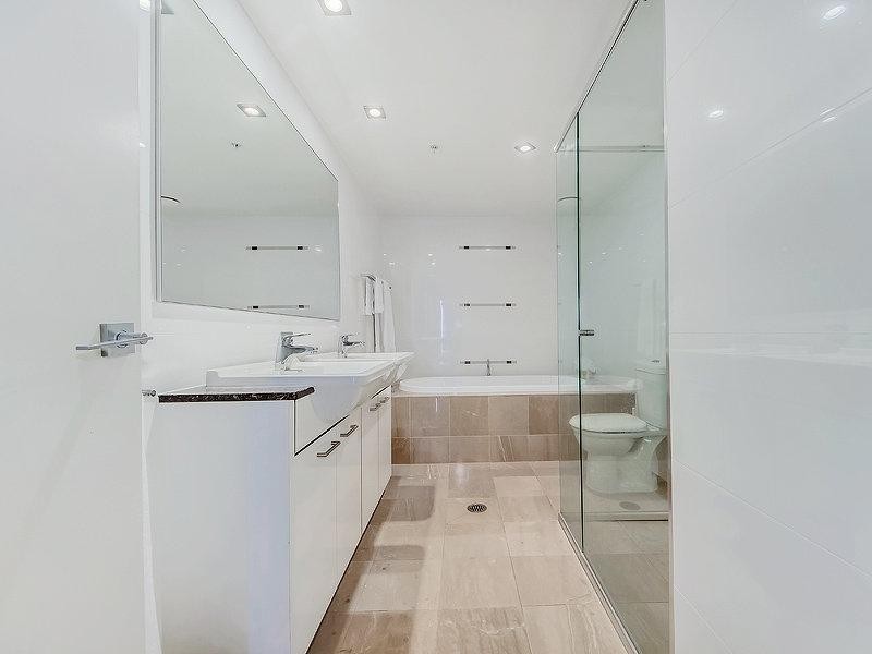 22 Sierra Grand, Surf Parade, Broadbeach QLD 4218