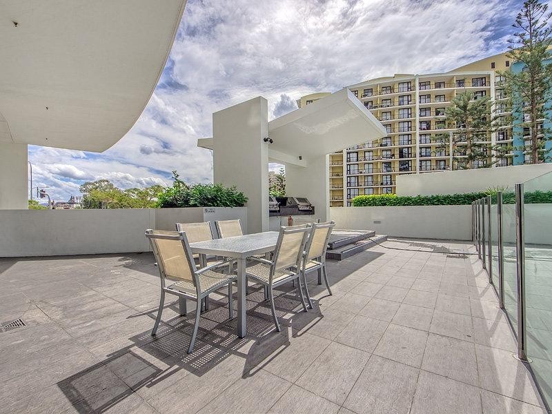 22 Sierra Grand, Surf Parade, Broadbeach QLD 4218