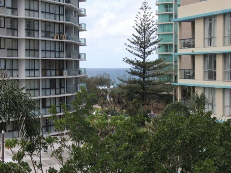 30 Laycock St, Surfers Paradise QLD 4217